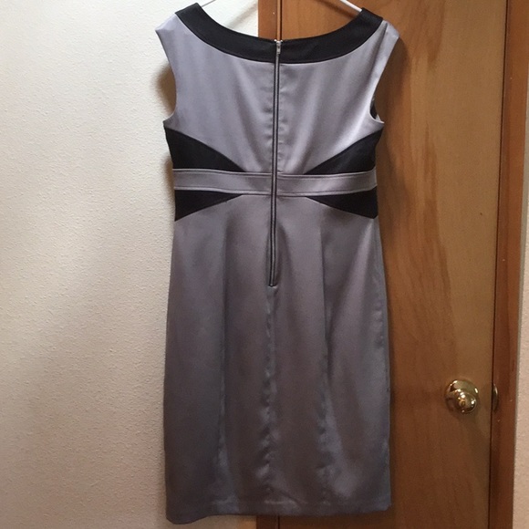 London Style Dress - Picture 2 of 4